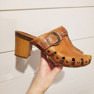 Pikolinos 7.5 leather Wood heels brown heeled clogs slip on comfy heel braid